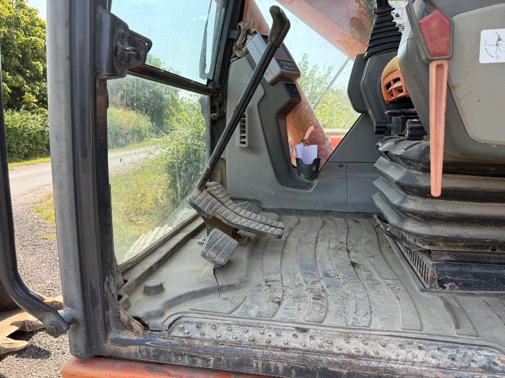 Doosan DX 225 LC Crawler excavators