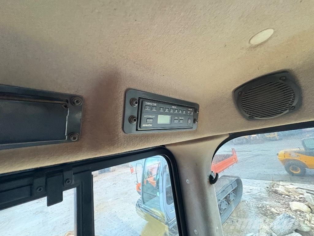 Komatsu D65PX-18 Crawler dozers