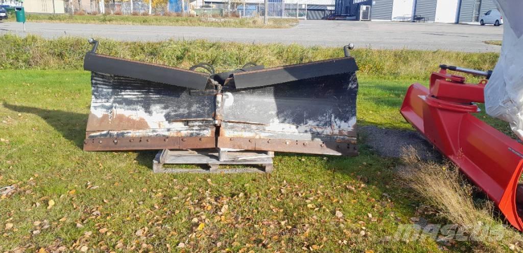 Pome 320 Snow blades and plows