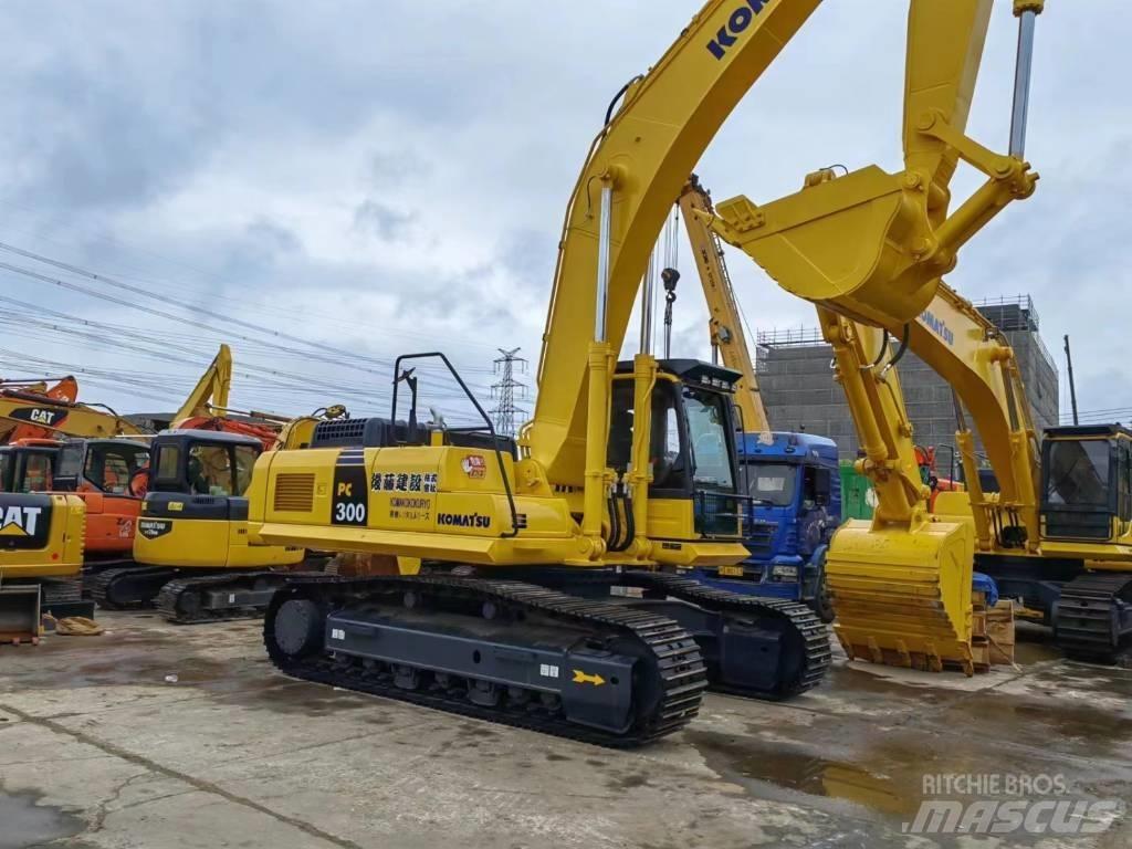 Komatsu PC 300 Crawler excavators
