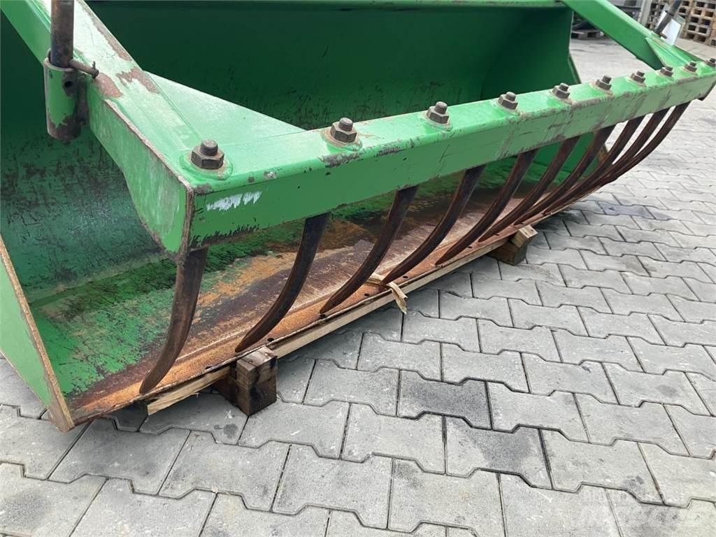 John Deere 2,20 m Front loader accessories