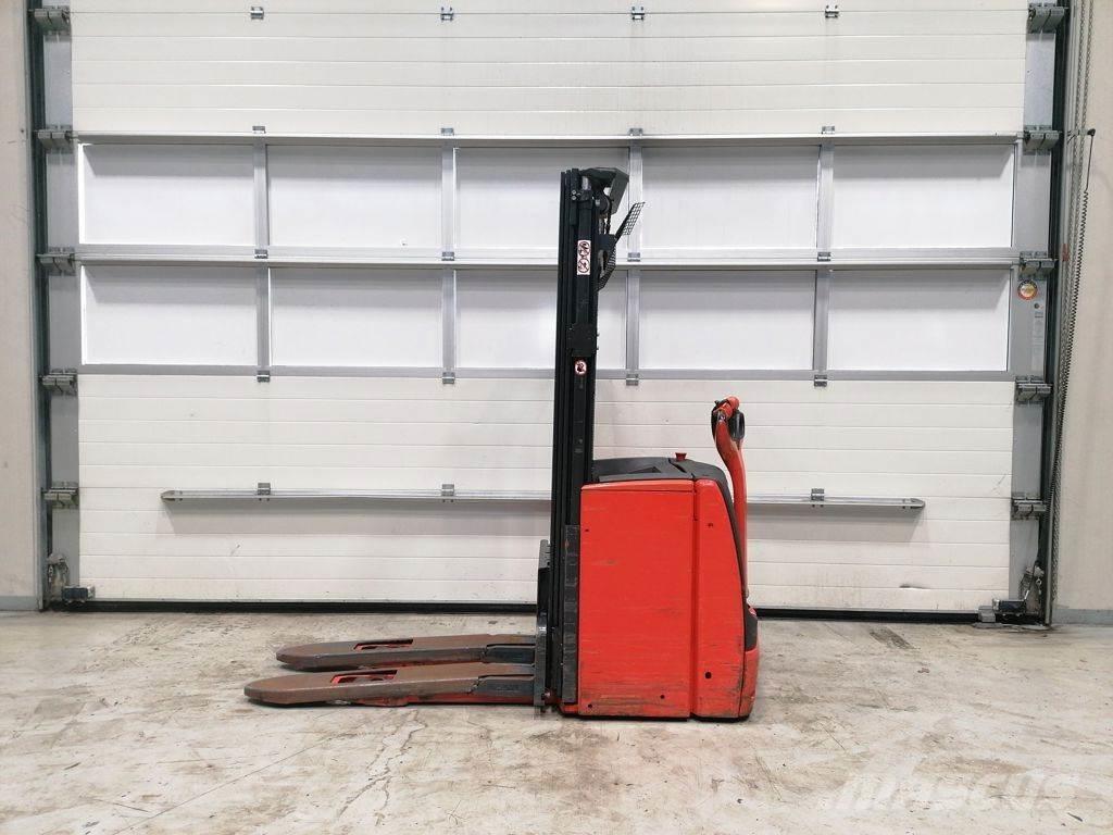 Linde L14 Pedestrian stacker