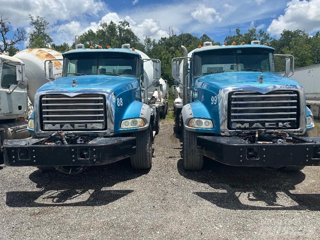 Mack GU 800 Other trucks