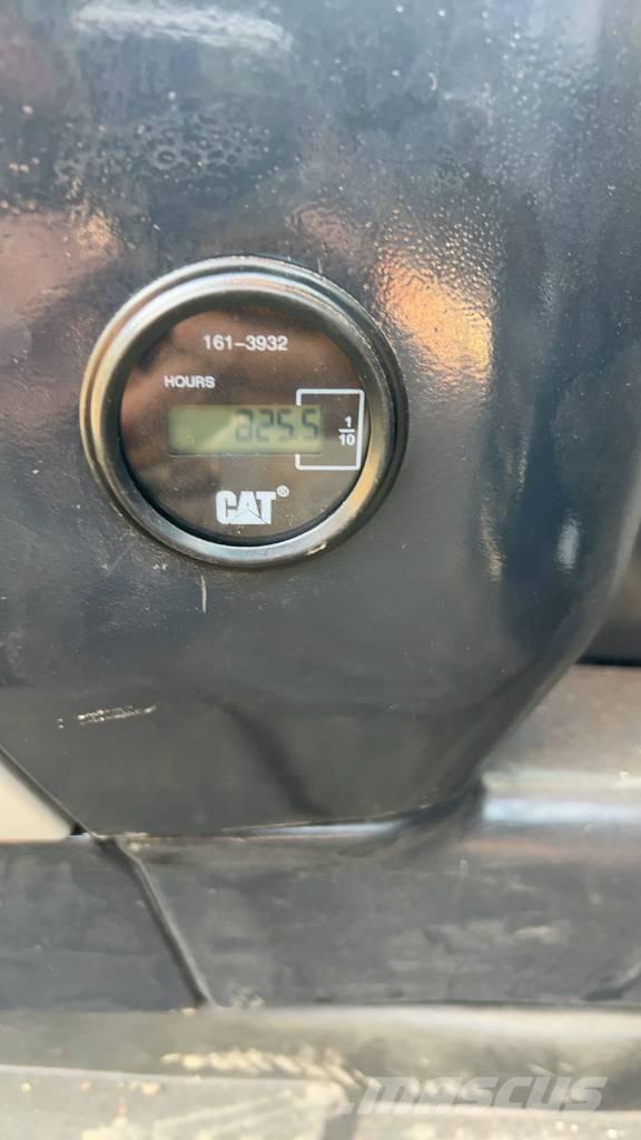 CAT 325 D Crawler excavators