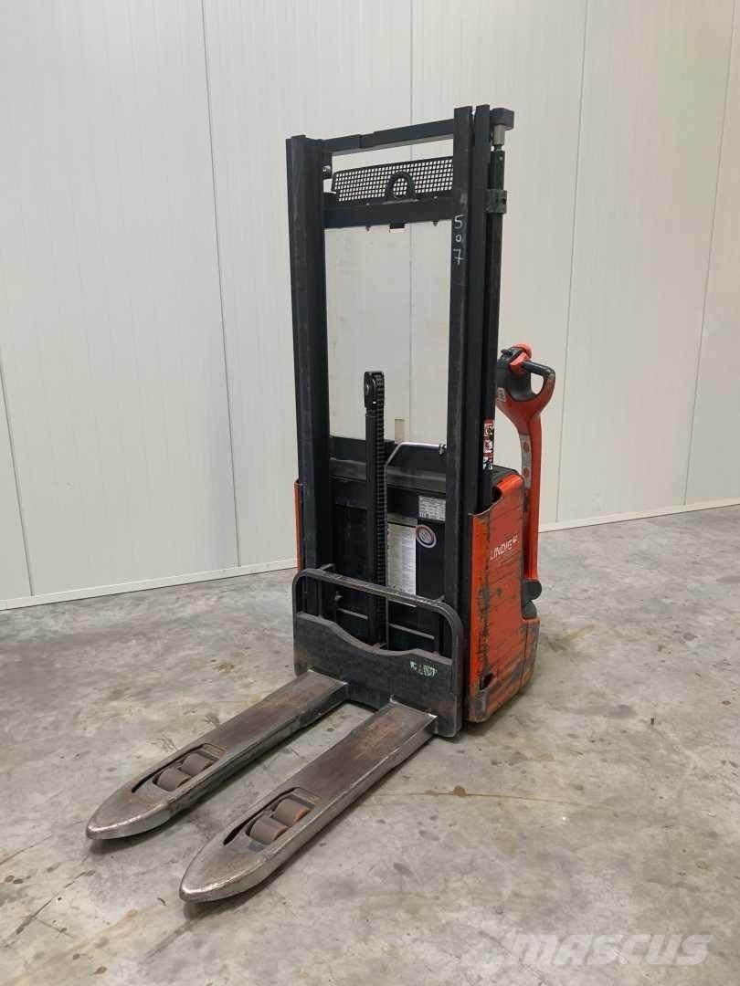 Linde L10 Pedestrian stacker