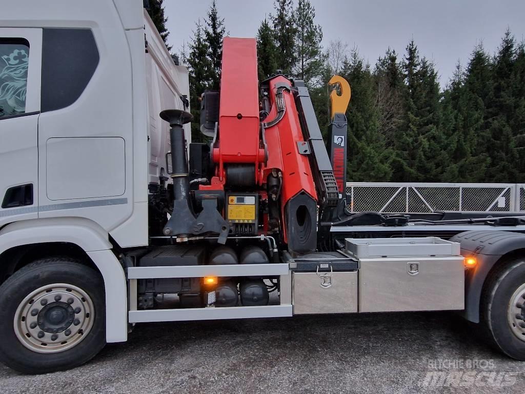 Scania R540 8x2 Truck mounted cranes