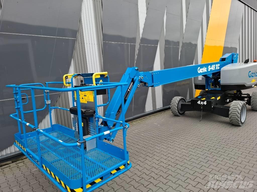 Genie S-45XC Telescopic boom lifts