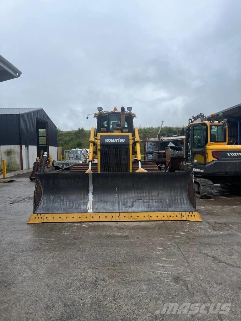 Komatsu 65 PX-17 Crawler dozers