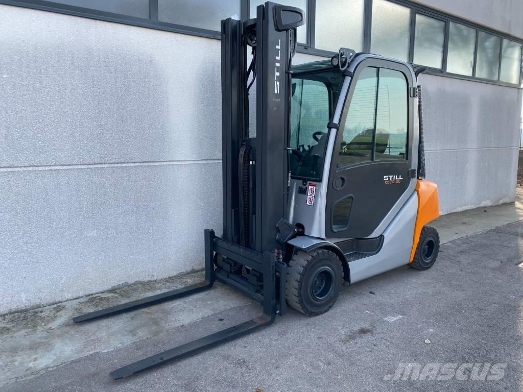Still RX 70-25 Diesel trucks