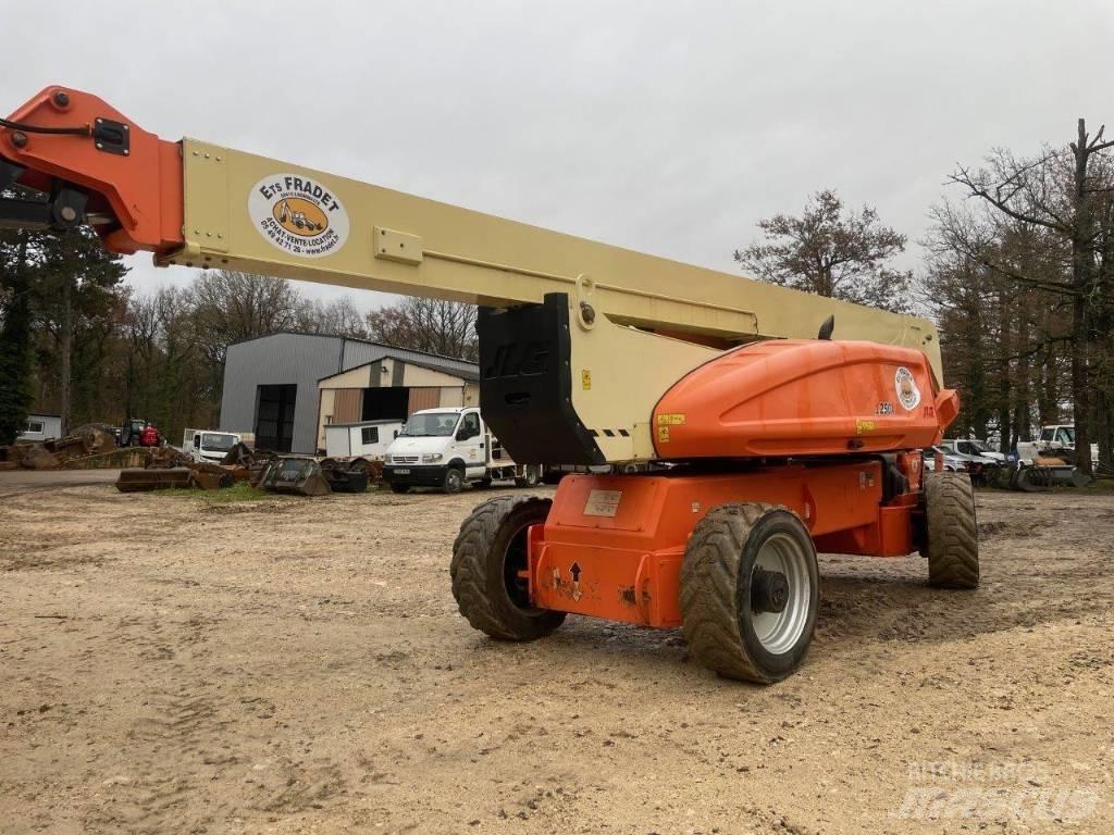 JLG 1250 AJP Articulated boom lifts