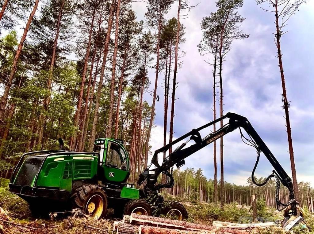 John Deere 1270 G Harvesters