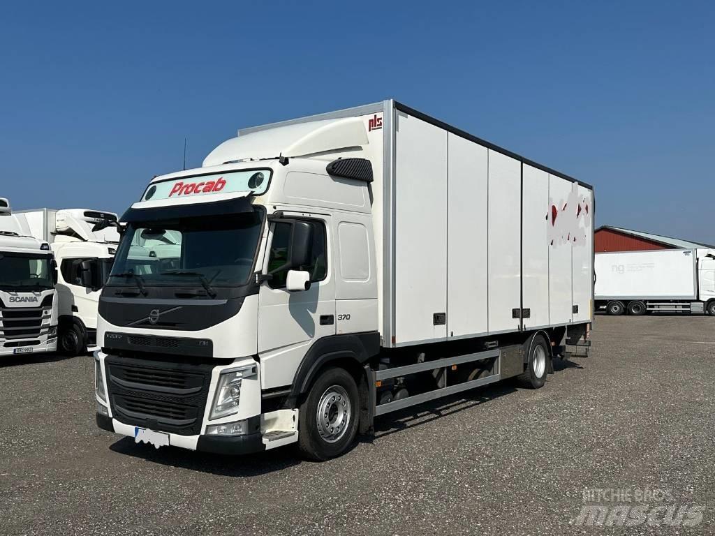 Volvo FM serie 3801 Box trucks