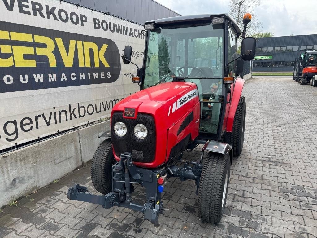 Massey Ferguson 1547 Tractors