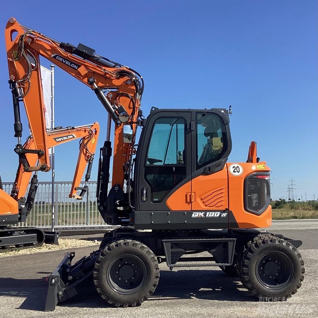 Develon DX100W-7 Wheeled excavators