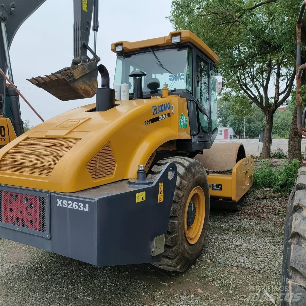 XCMG XS 263 J Single drum rollers