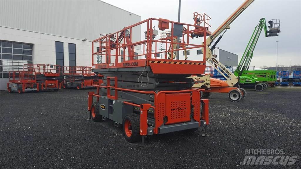 SkyJack 9250RT Scissor lifts