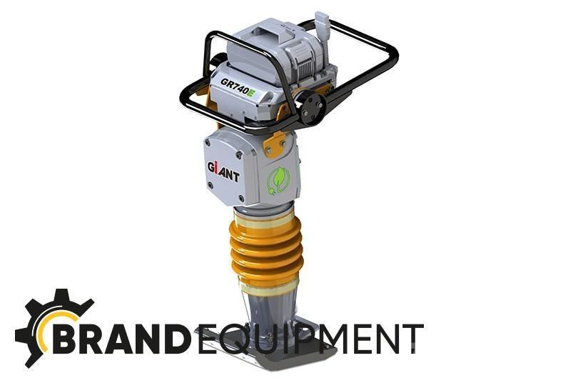 GiANT GR740E Plate compactors