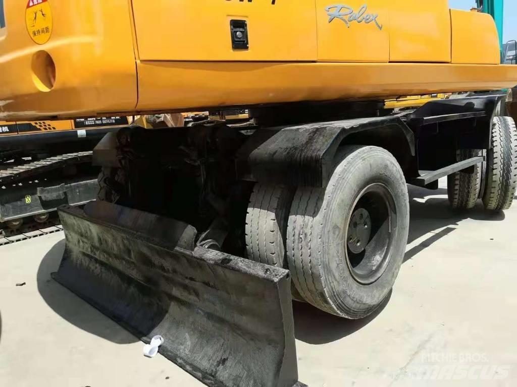 Hyundai R210W-7 Wheeled excavators