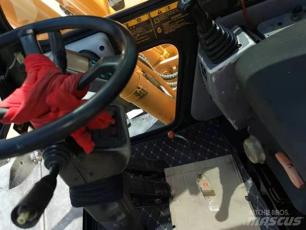 Hyundai R210W-7 Wheeled excavators