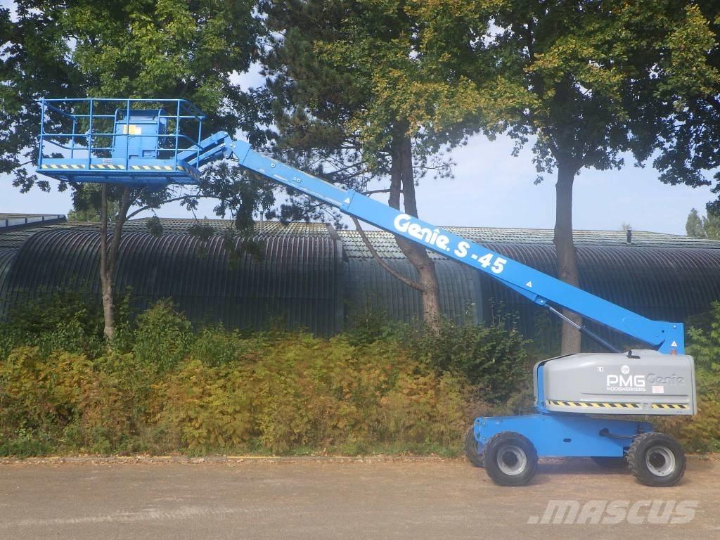 Genie S45 Telescopic boom lifts