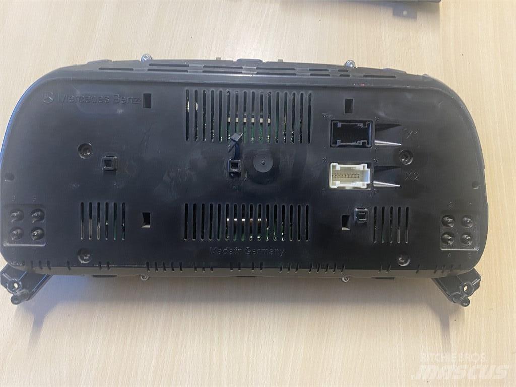 Mercedes-Benz Actros Electronics