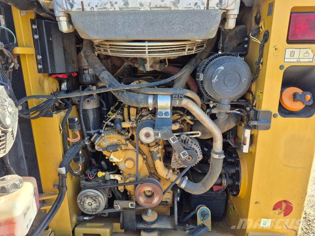 CAT 249 D Skid steer loaders