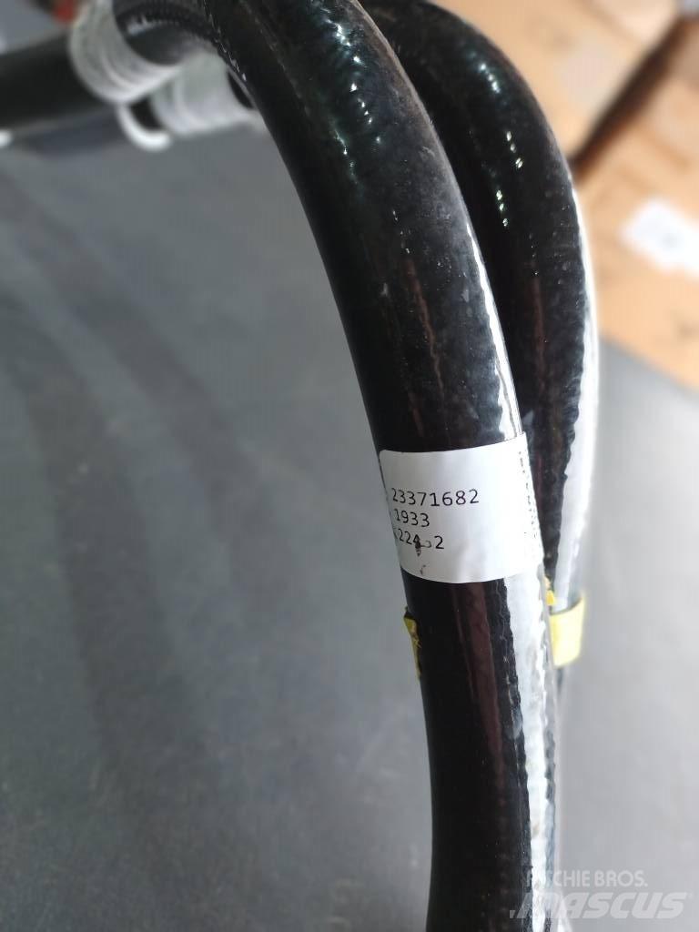 Volvo HOSE 23371682 Engines