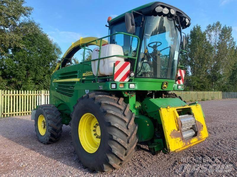 John Deere 7400 Forage harvesters