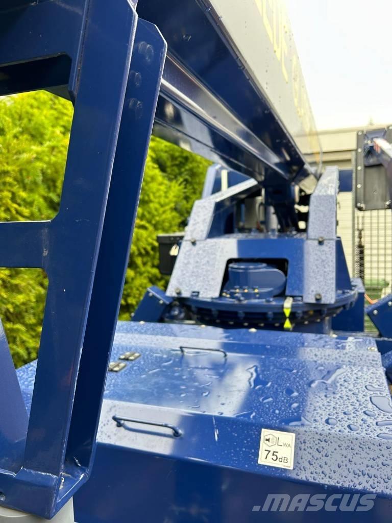 Teupen Leo 25T Telescopic boom lifts