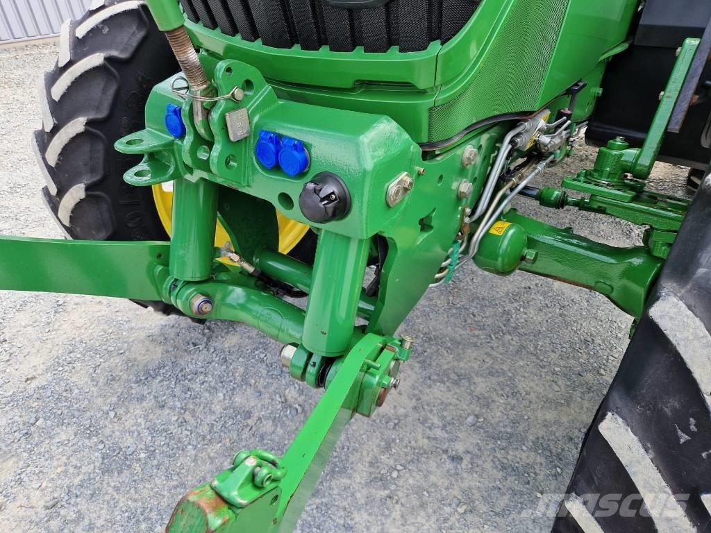 John Deere 6115 R Tractors