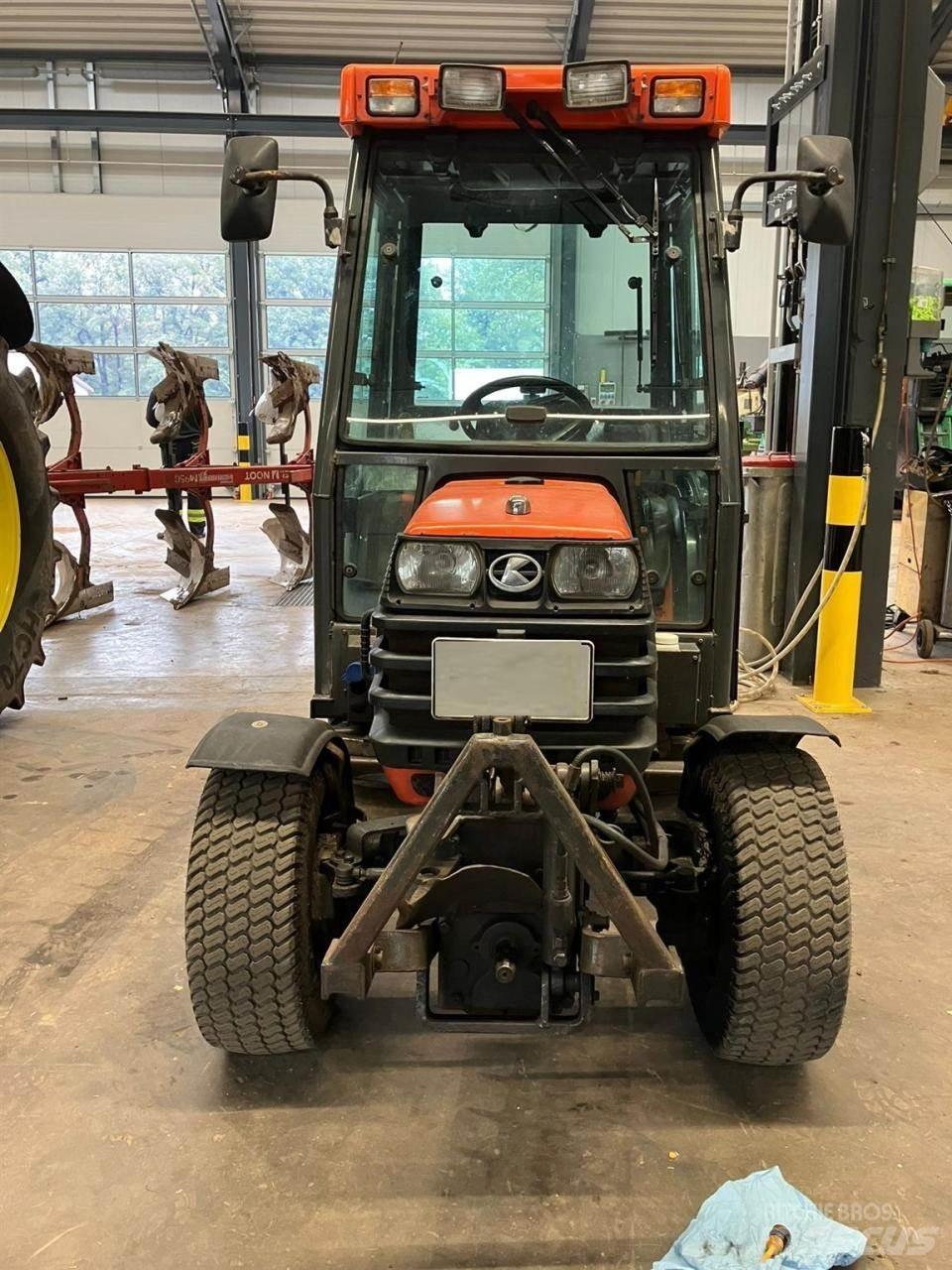 Kubota B2110 Compact tractors
