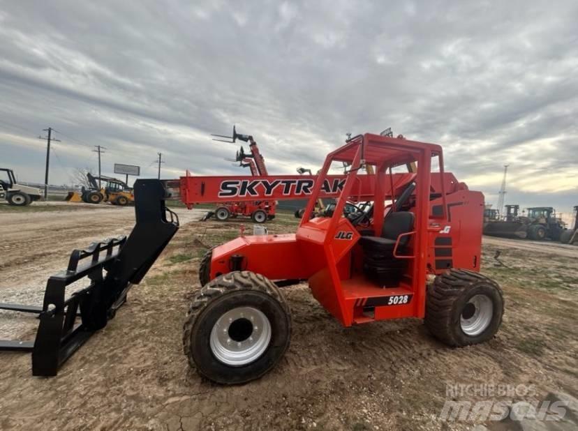 SkyTrak 5028 Telescopic handlers