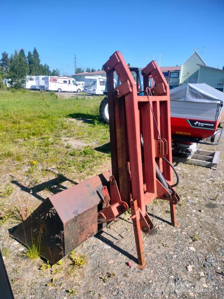  Takakuormaaja Other groundscare machines