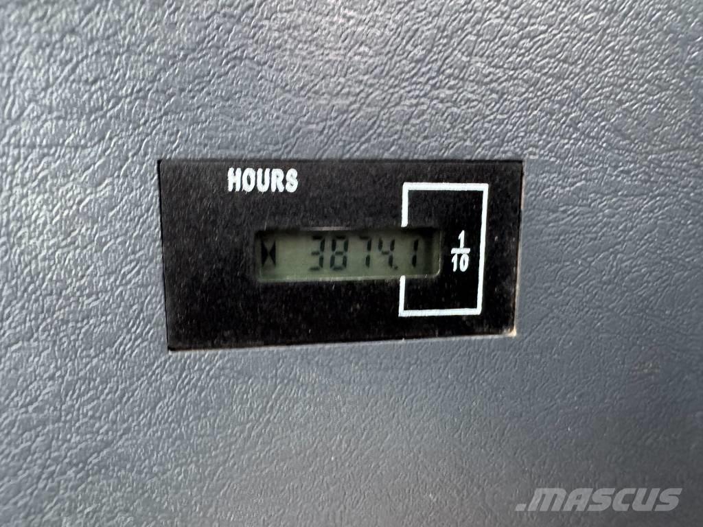 Hyundai HX130LCR Crawler excavators