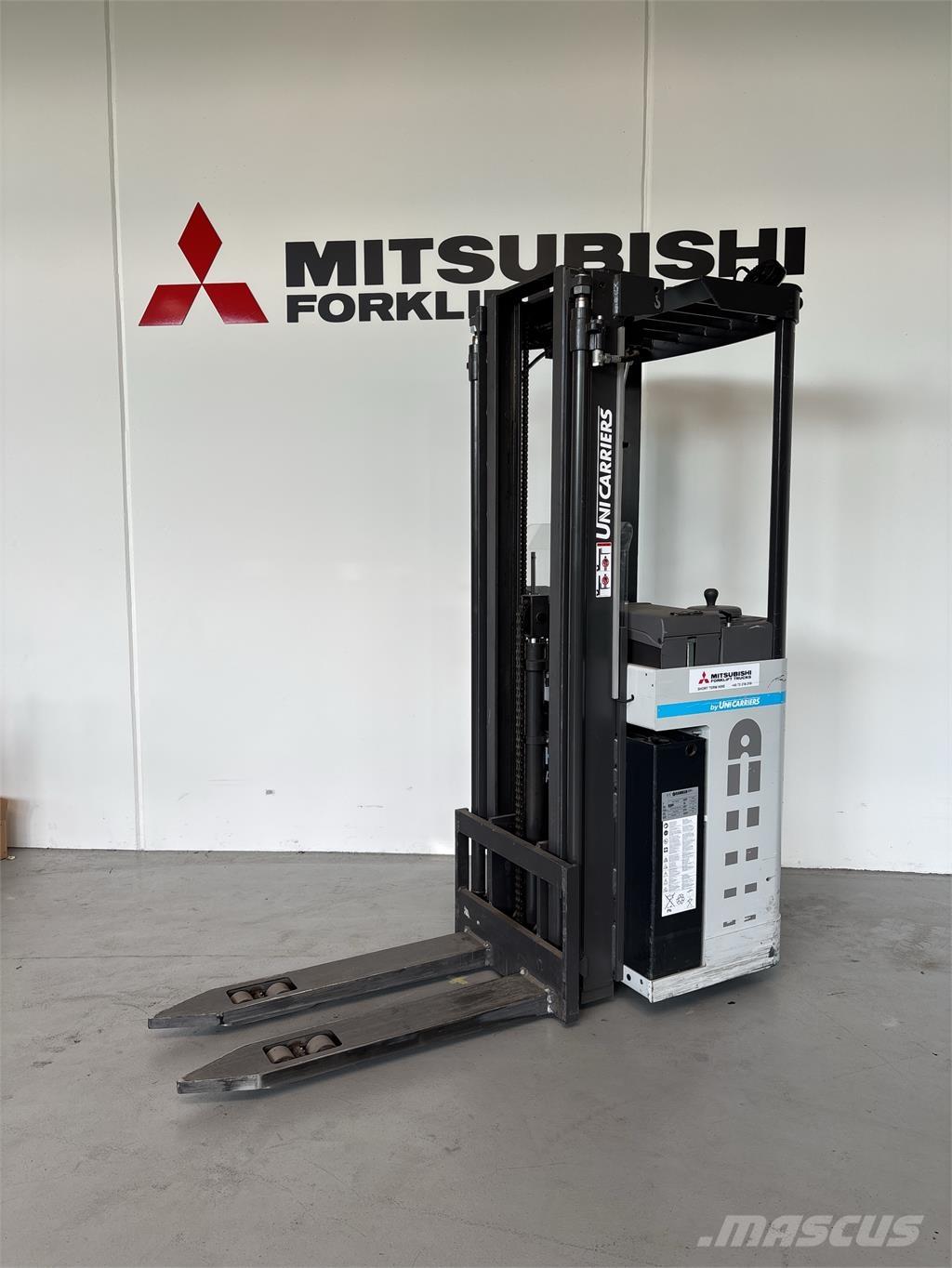 Atlet AJN160 Self propelled stackers