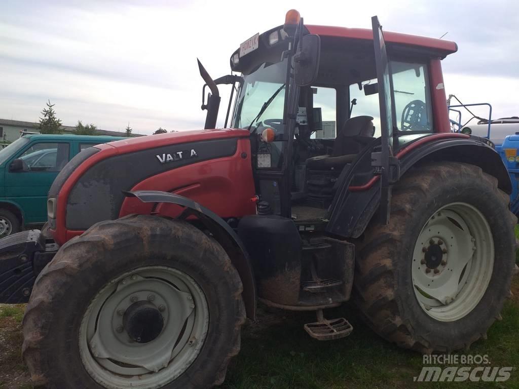 Valtra N121 Tractors