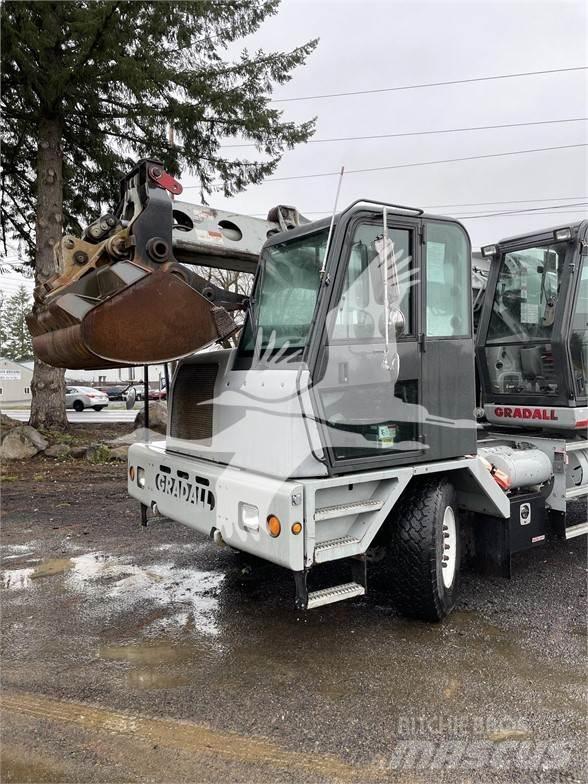 Gradall XL3100 Wheeled excavators
