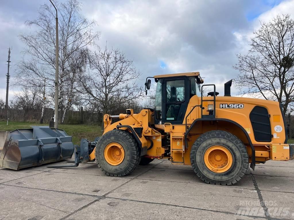 Hyundai HL 960 Wheel loaders