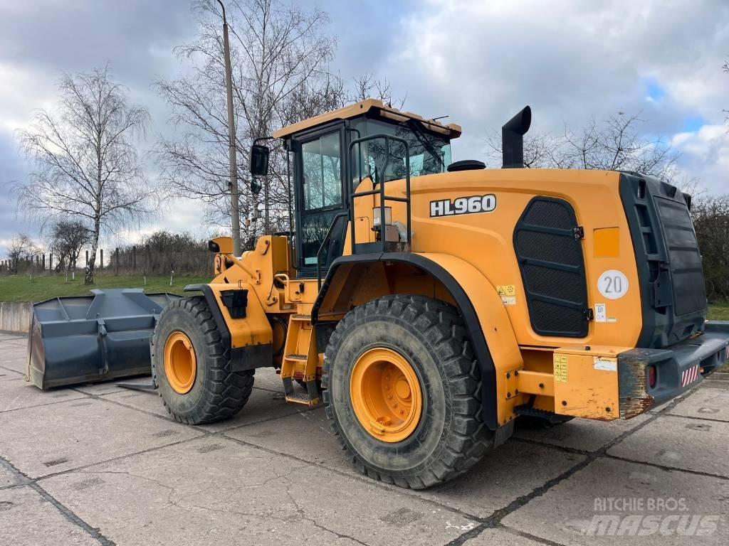 Hyundai HL 960 Wheel loaders