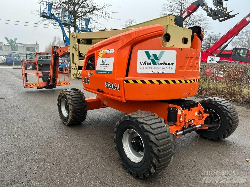 JLG 520 AJ Articulated boom lifts