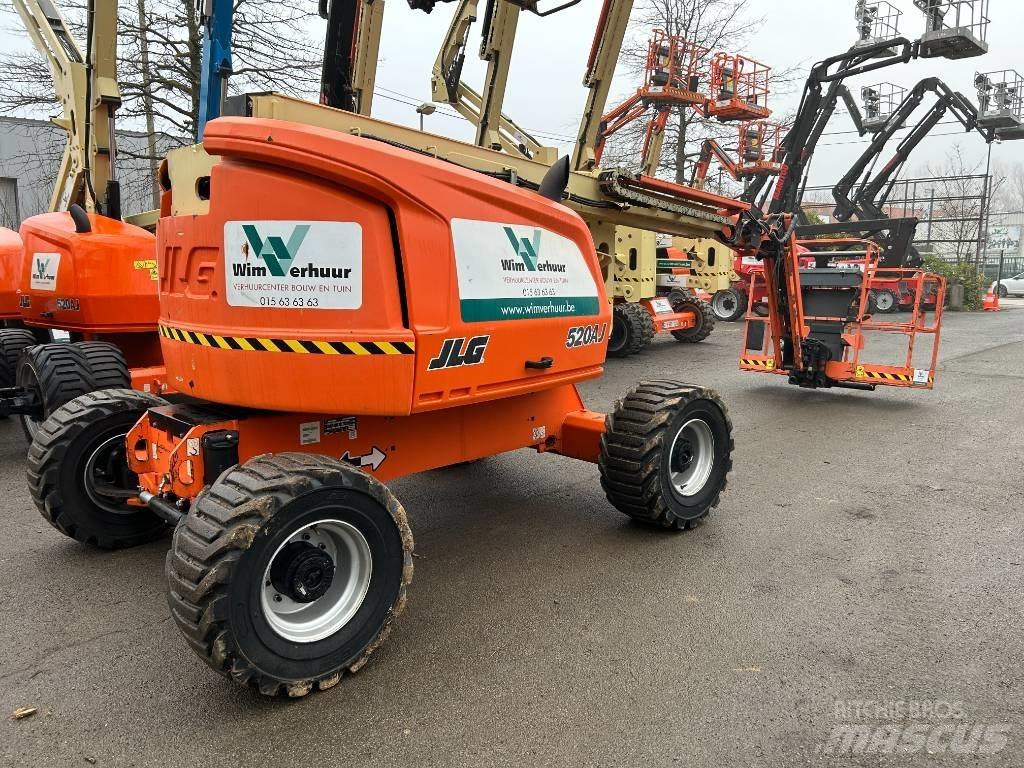 JLG 520 AJ Articulated boom lifts