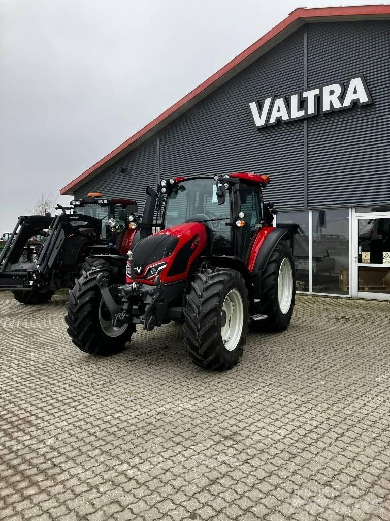 Valtra G135 Active Tractors