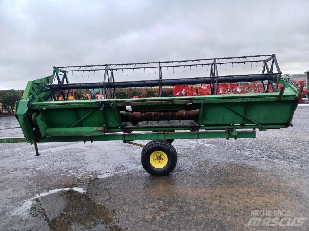 John Deere 1000 Cultivators