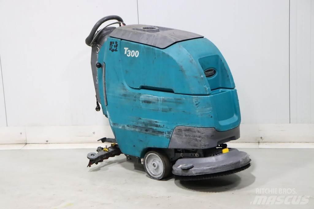 Tennant T300 Sweepers