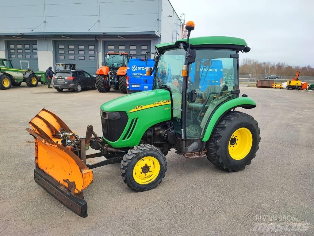 John Deere 3720 Compact tractors