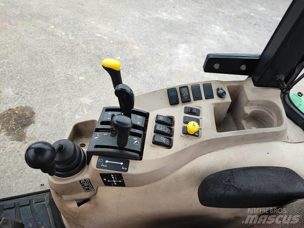 John Deere 3720 Compact tractors