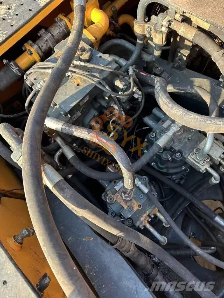 Hyundai Robex 520 VS Crawler excavators