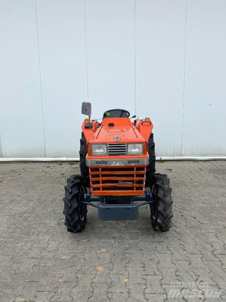 Kubota L1-225 Compact tractors