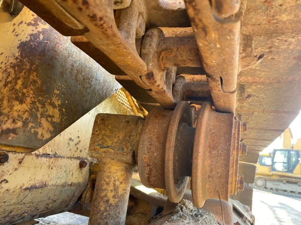 CAT 931 Crawler loaders