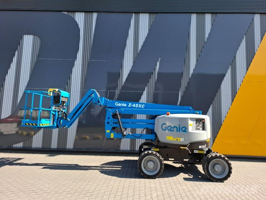 Genie Z45XC Articulated boom lifts